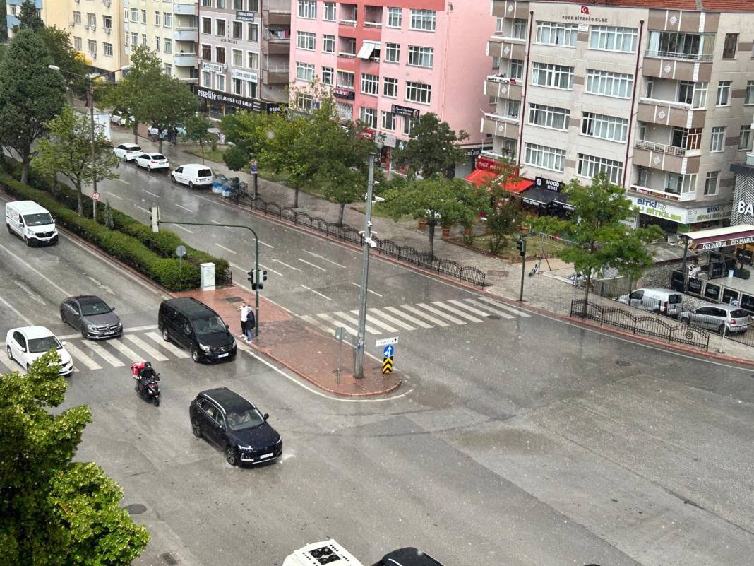 Konya'da sağanak yağış etkili oluyor! 5